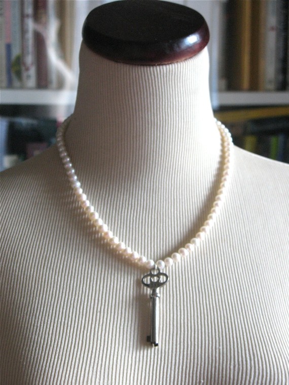 gossip girl key necklace